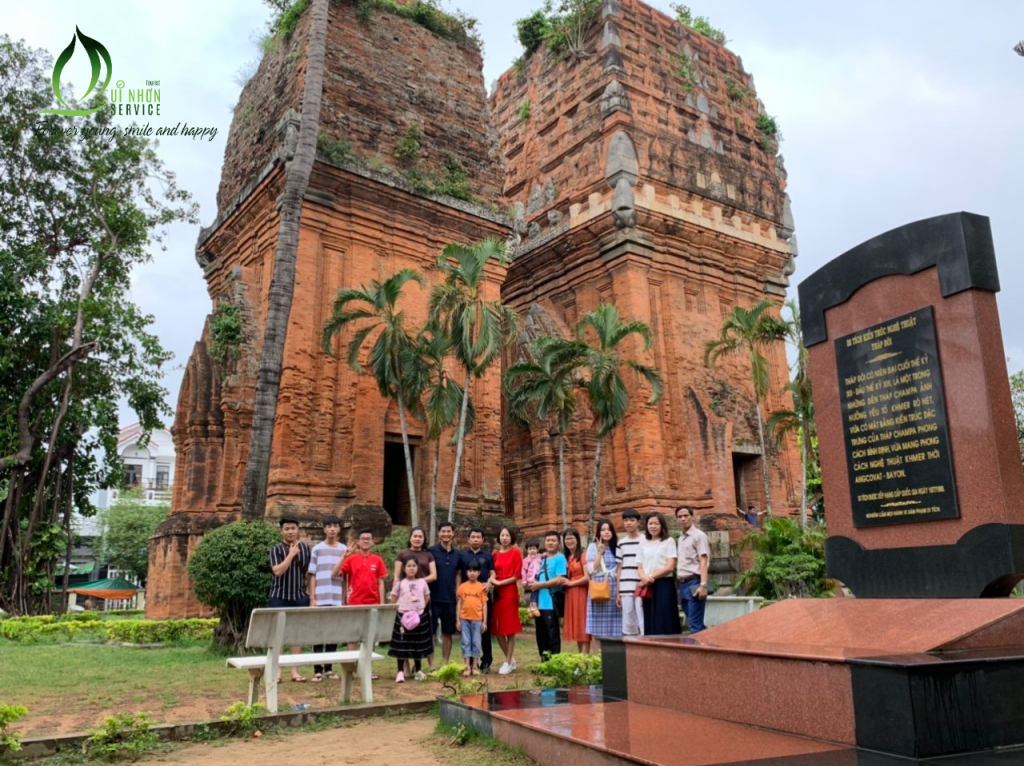 Tháp Đôi Quy Nhơn - Tour Tây Sơn