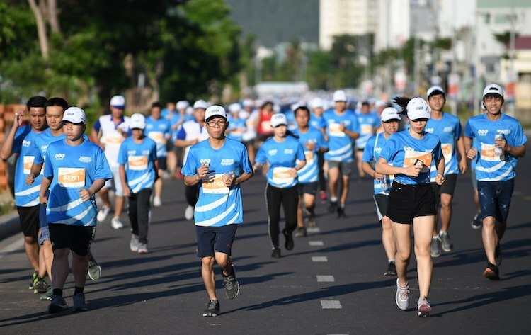 Các vận động viên tham gia VnExpress Marathon 2019.