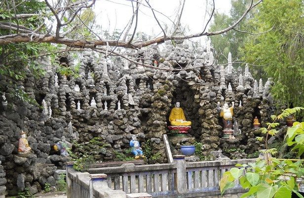 Tu Van Pagoda