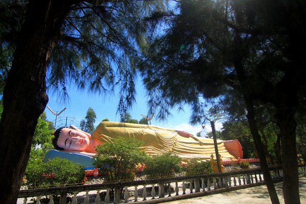 reclining Buddha image