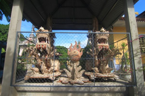 Dragon statues made from shells