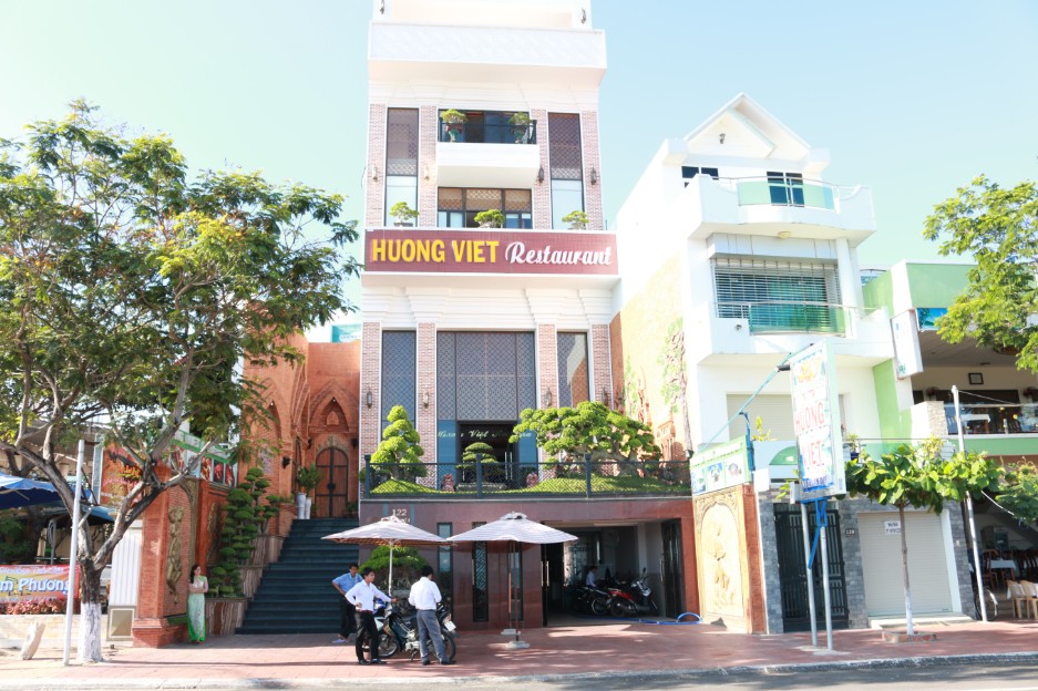 Nhà Hàng Hải Sản Hương Việt