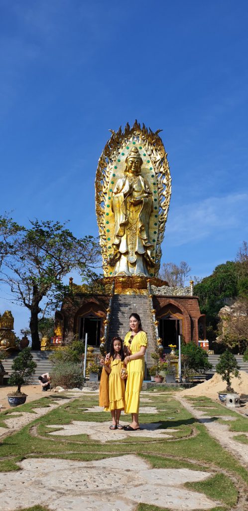Ngoc Hoa Vihara的雙佛像